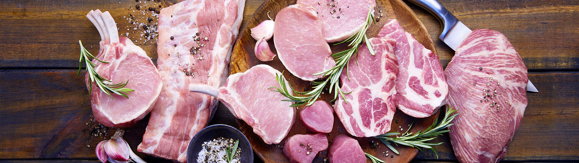 Schmackhaftes DUROC und IBERICO Schweinefleisch Fleischerei famila Schmackhaftes DUROC und IBERICO Schweinefleisch Fleischerei famila